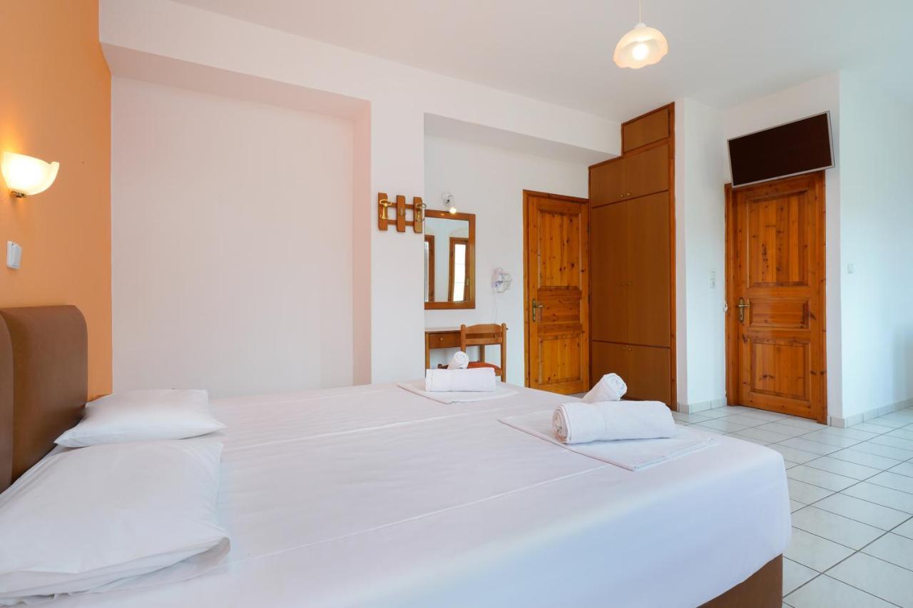 Komninos Rooms Παναγία Εξωτερικό φωτογραφία