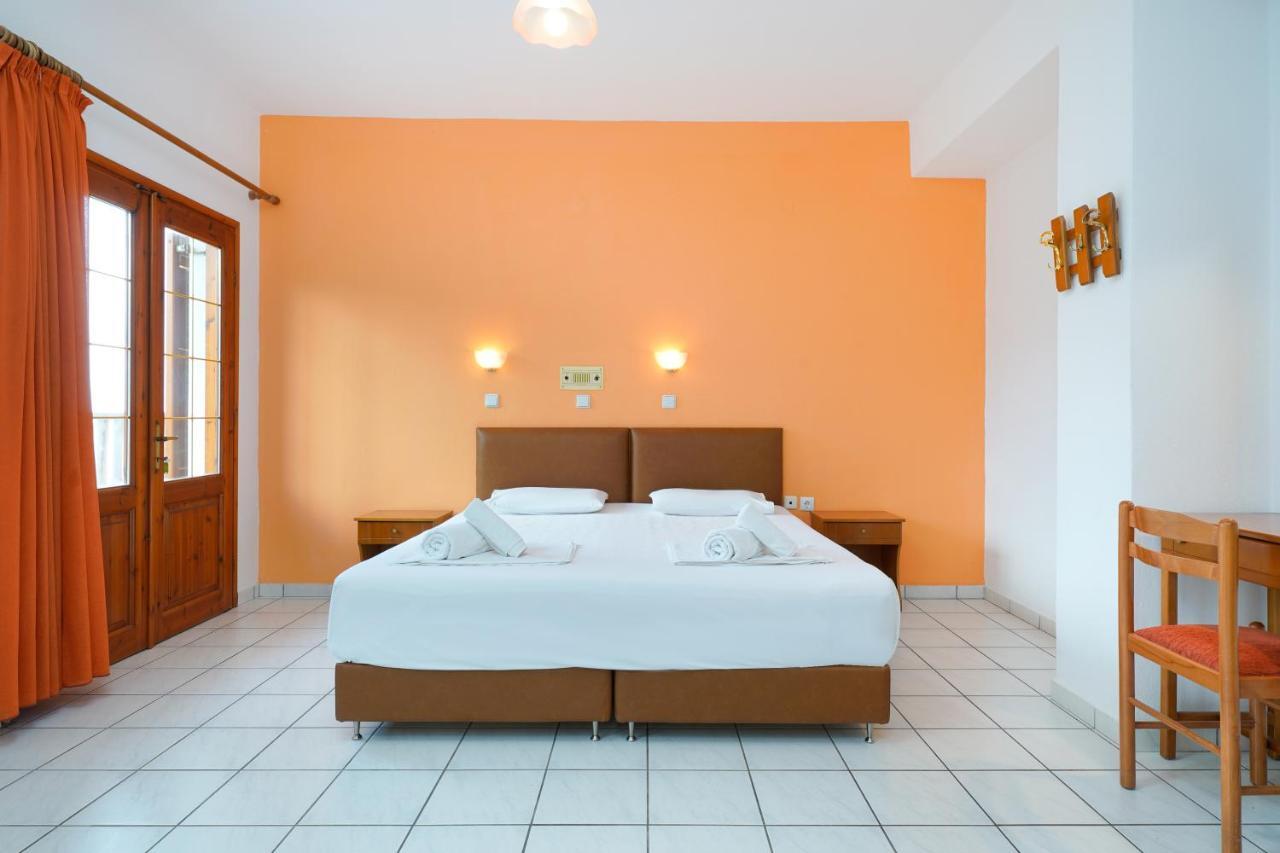 Komninos Rooms Παναγία Εξωτερικό φωτογραφία